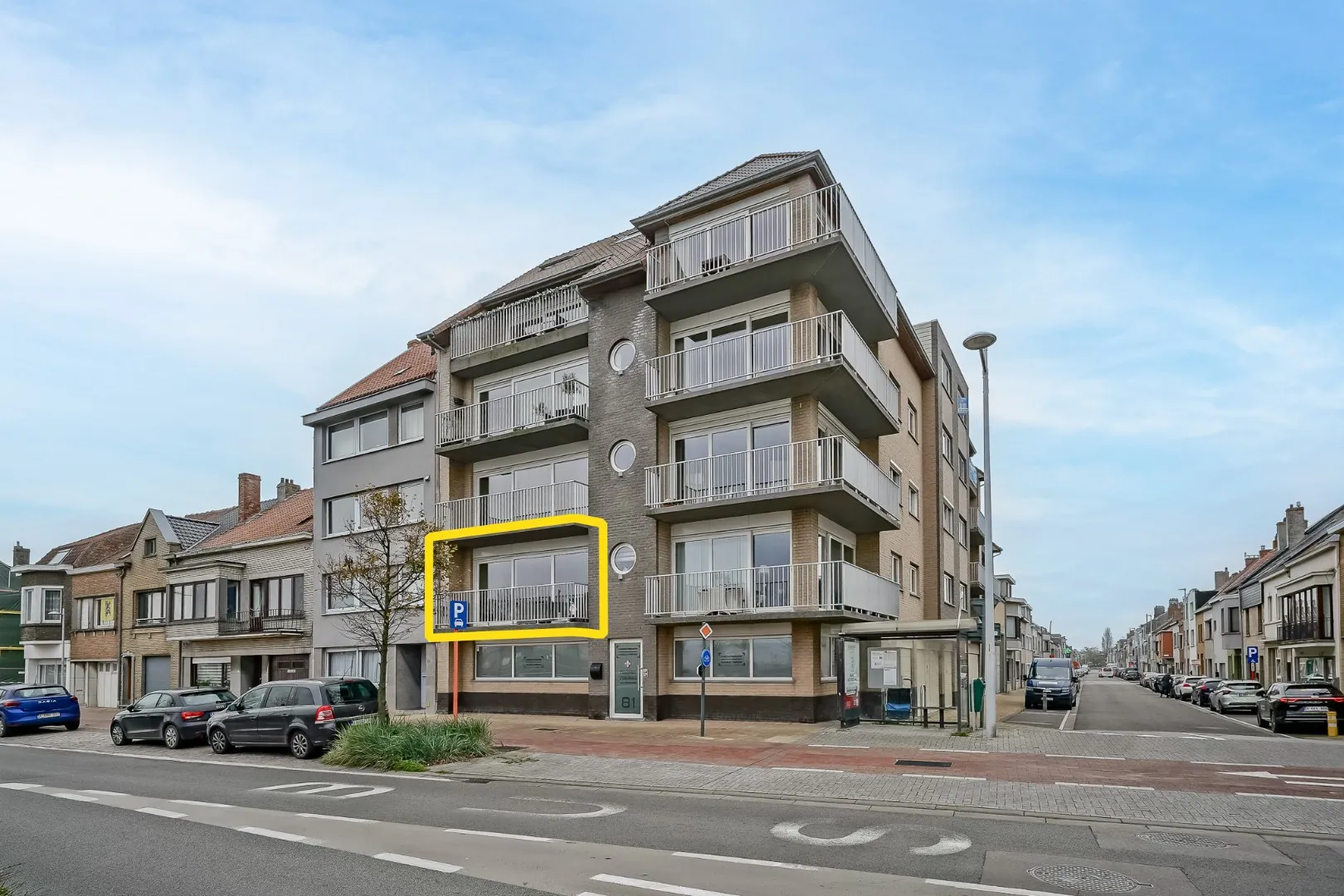 Recent 2 -slaapkamerappartement met zicht op het kanaal