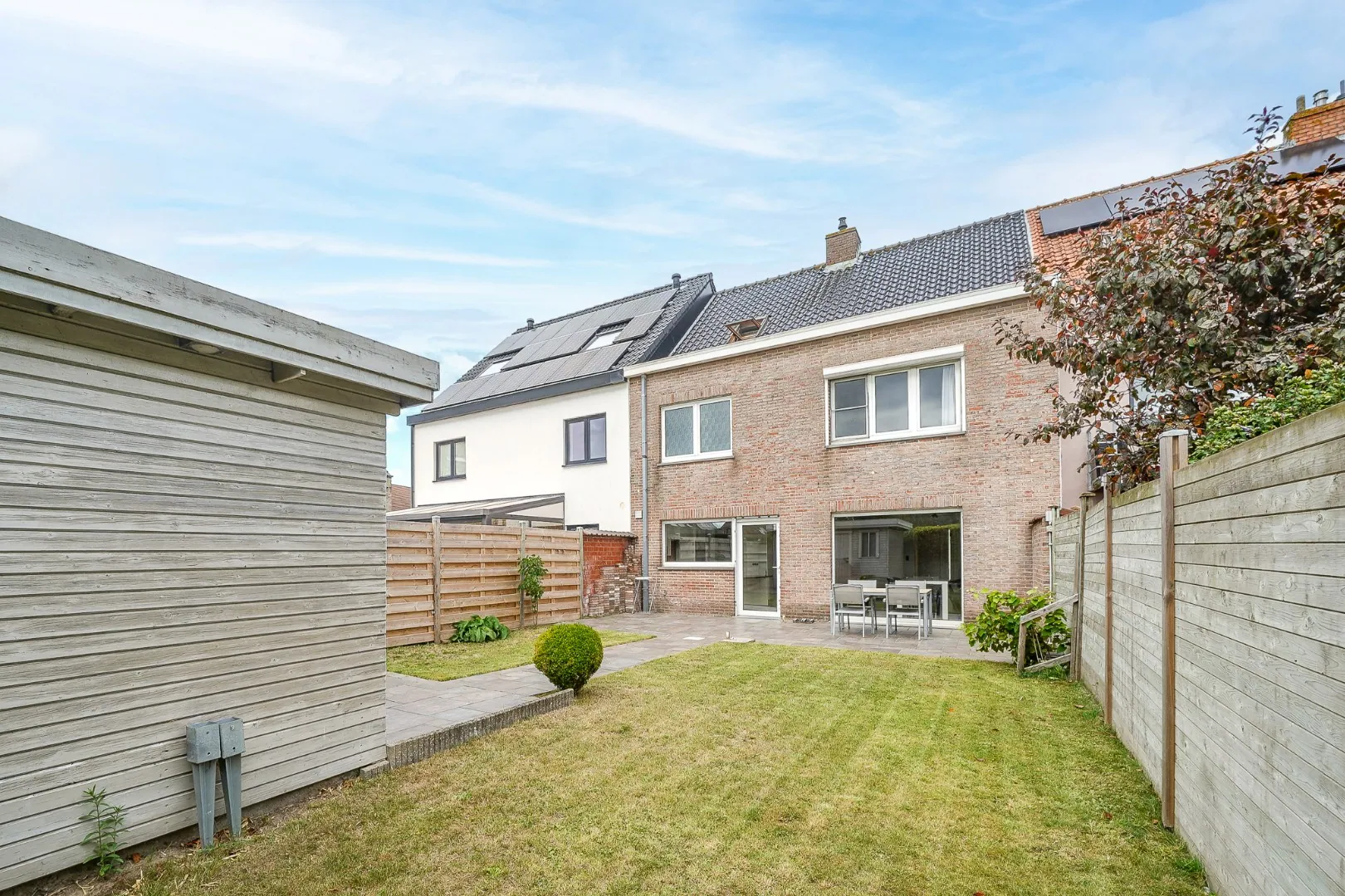 Gezinswoning met garage, zongerichte tuin te koop in Bredene