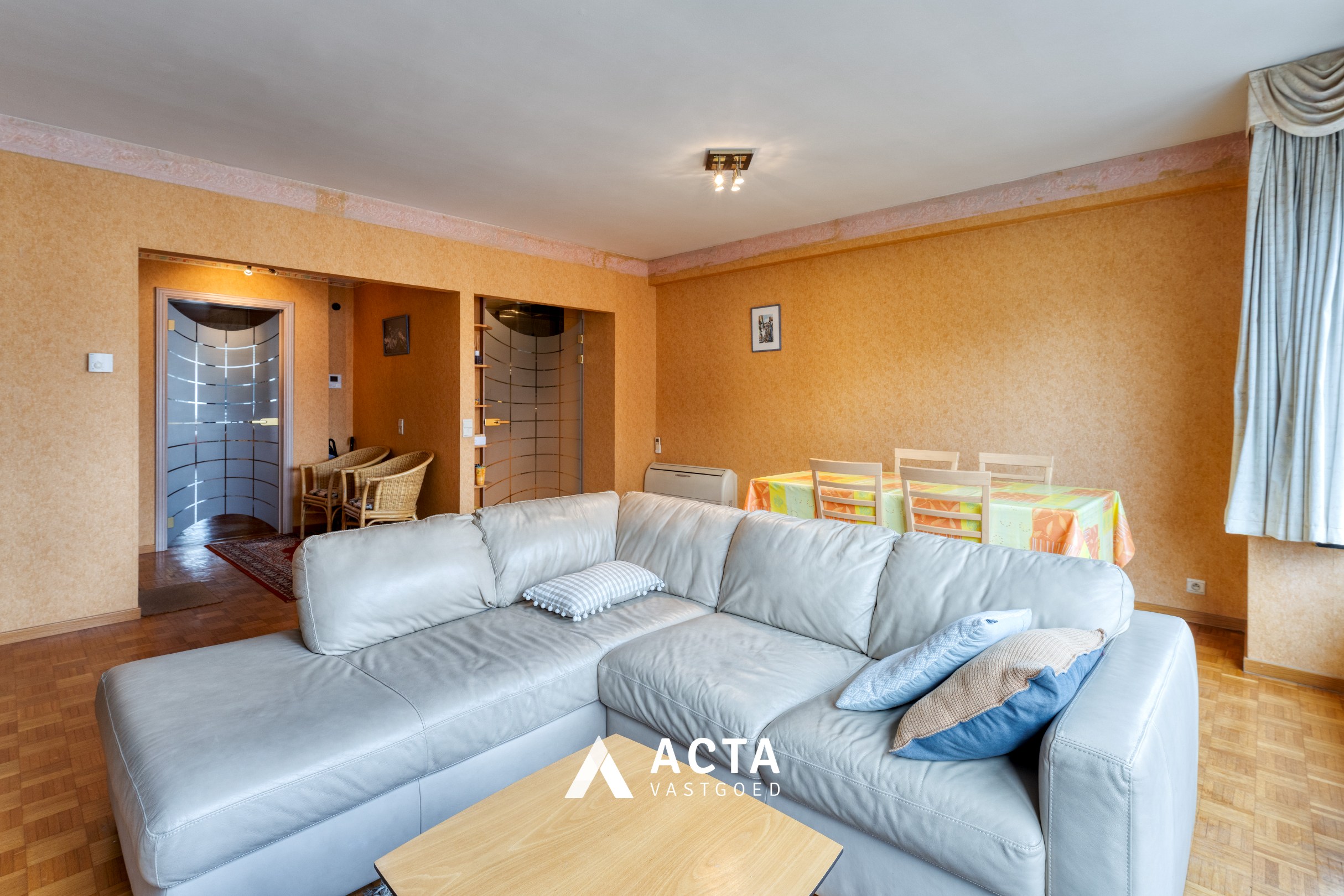 Ruim en centraal gelegen appartement op het Leopold I Plein in Oostende 