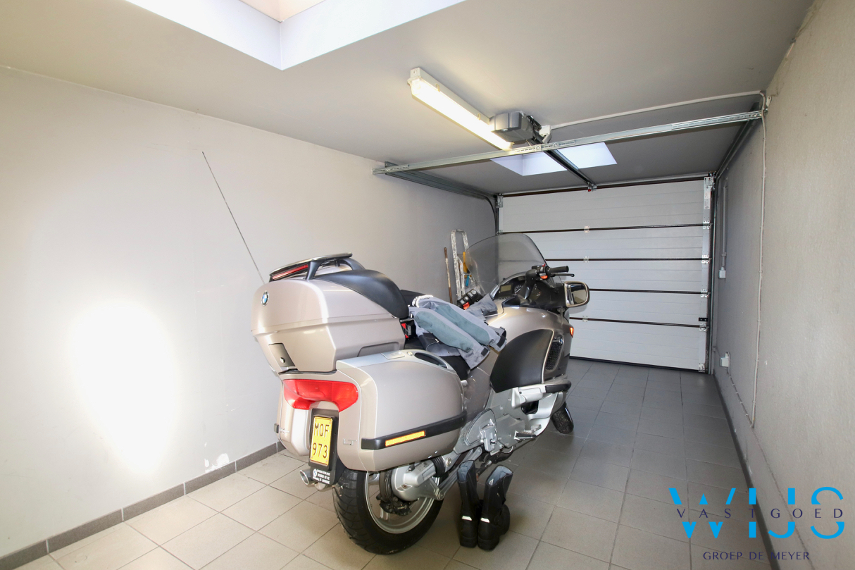 Instapklaar woonhuis op een rustige locatie te Rieme ! 