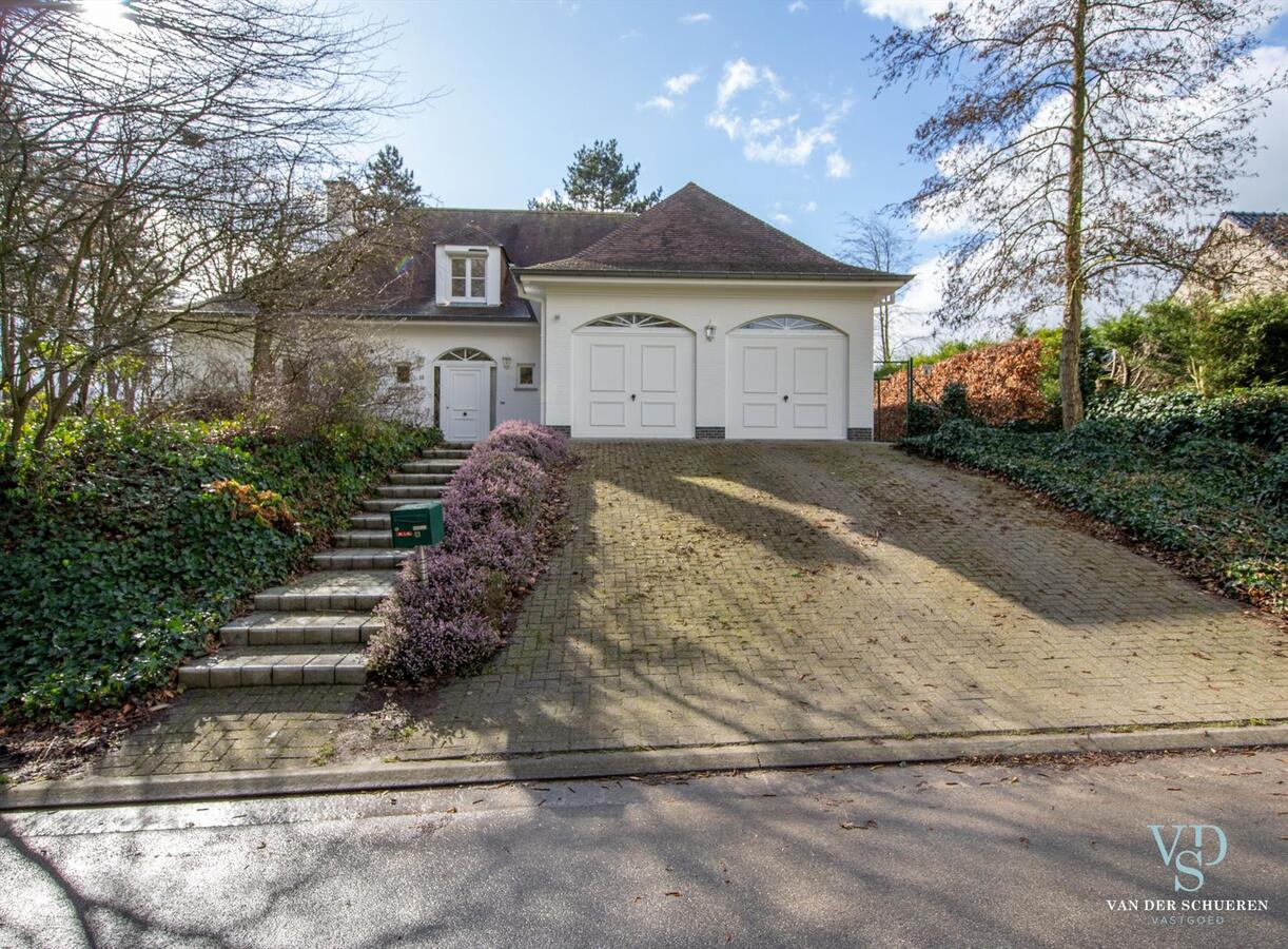 Stijlvolle villa in prachtige, groene omgeving.    Exclusief. 