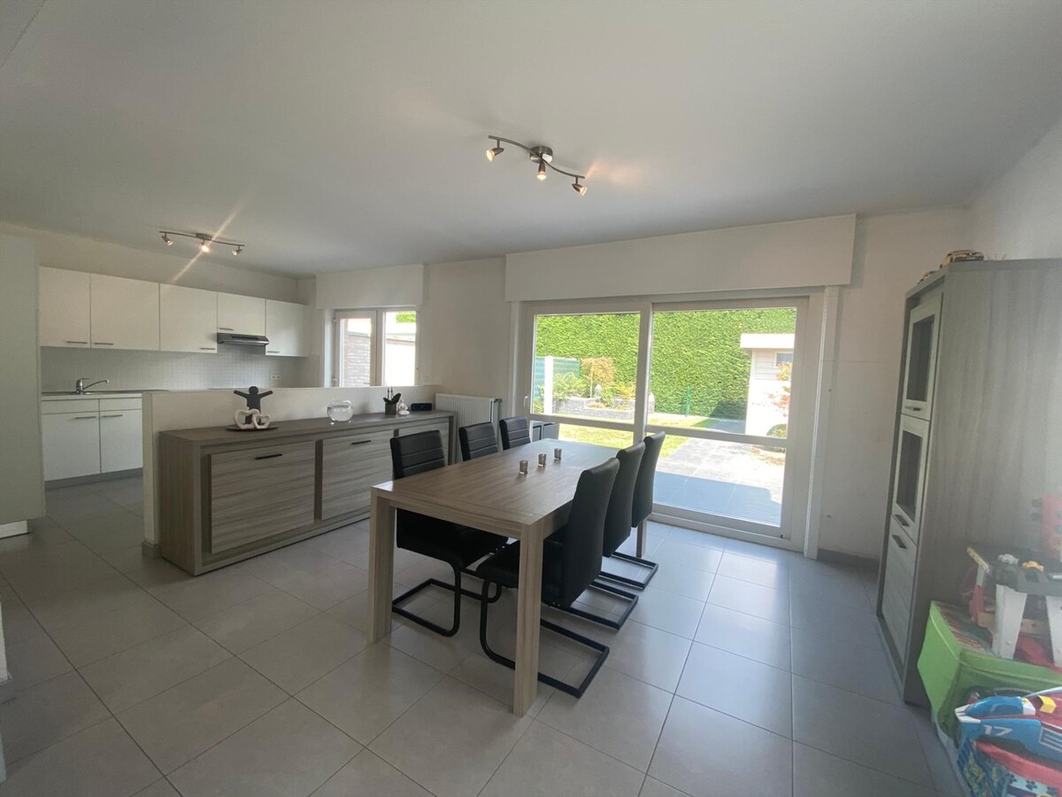 Uitstekend gelegen, verzorgde woning in een doodlopende straat 