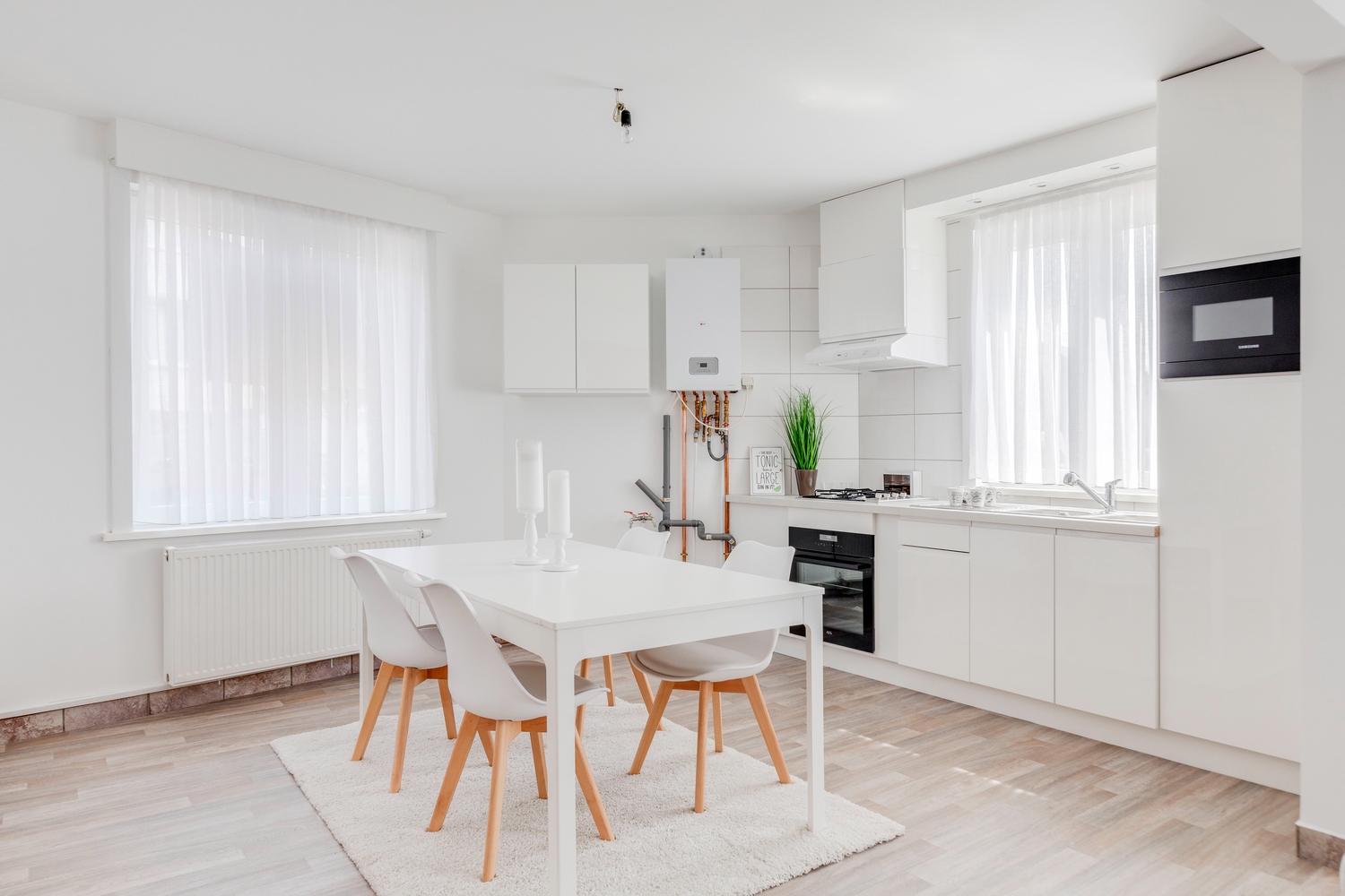 Gerenoveerd gelijkvloers appartement op ideale locatie! 