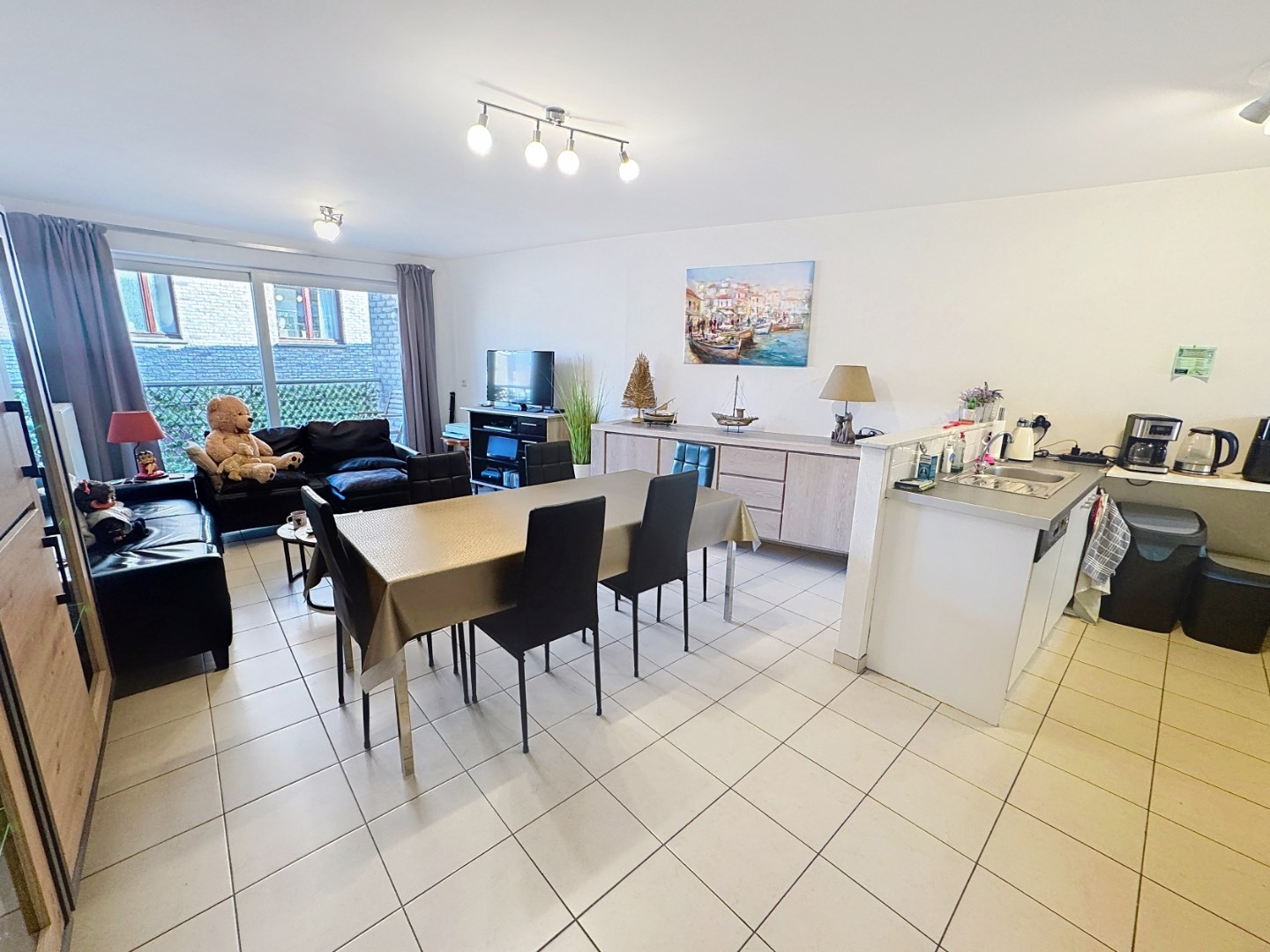 Recent en centraal gelegen appartement met garage 