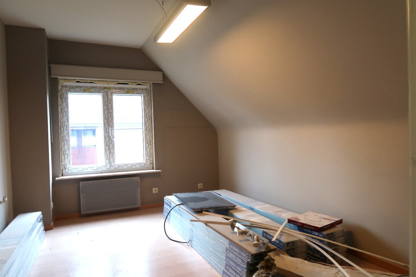 Charmante gerenoveerde woning te huur in Snellegem – 3 slaapkamers, grote tuin &amp; veel extra’s 