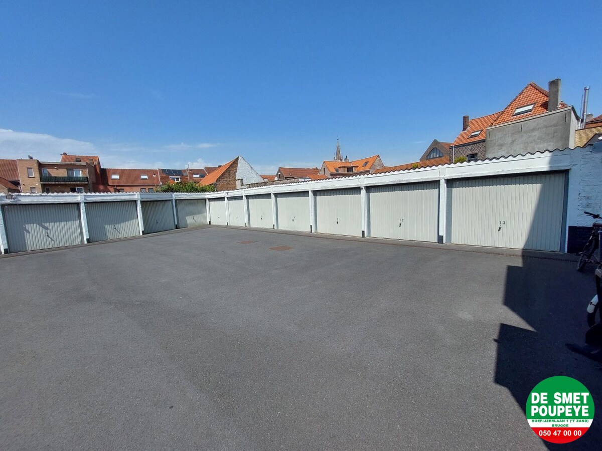 Garagebox in afgesloten complex 