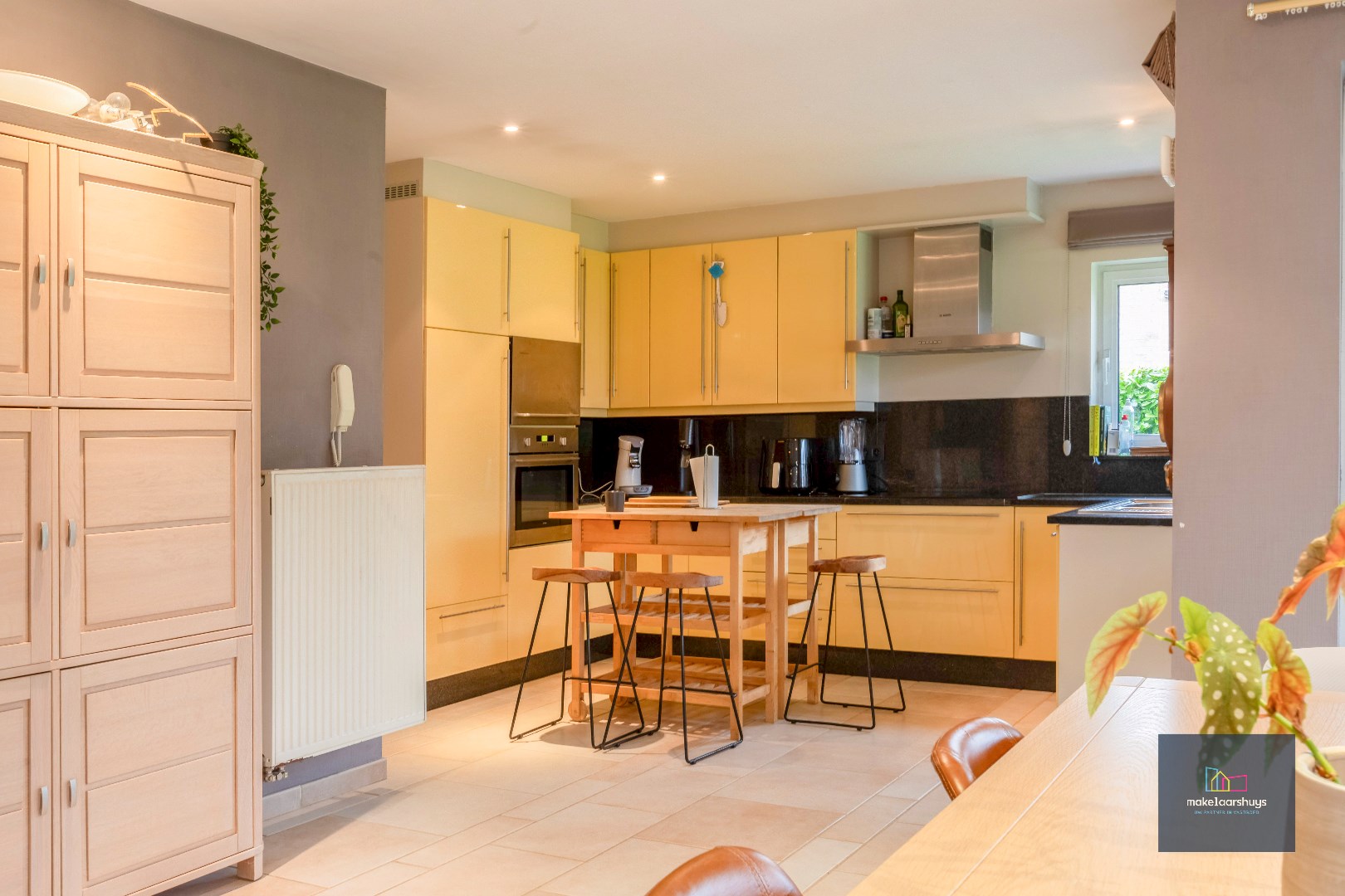 Gunstig gelegen ruime bungalow in Mariakerke met tuin 