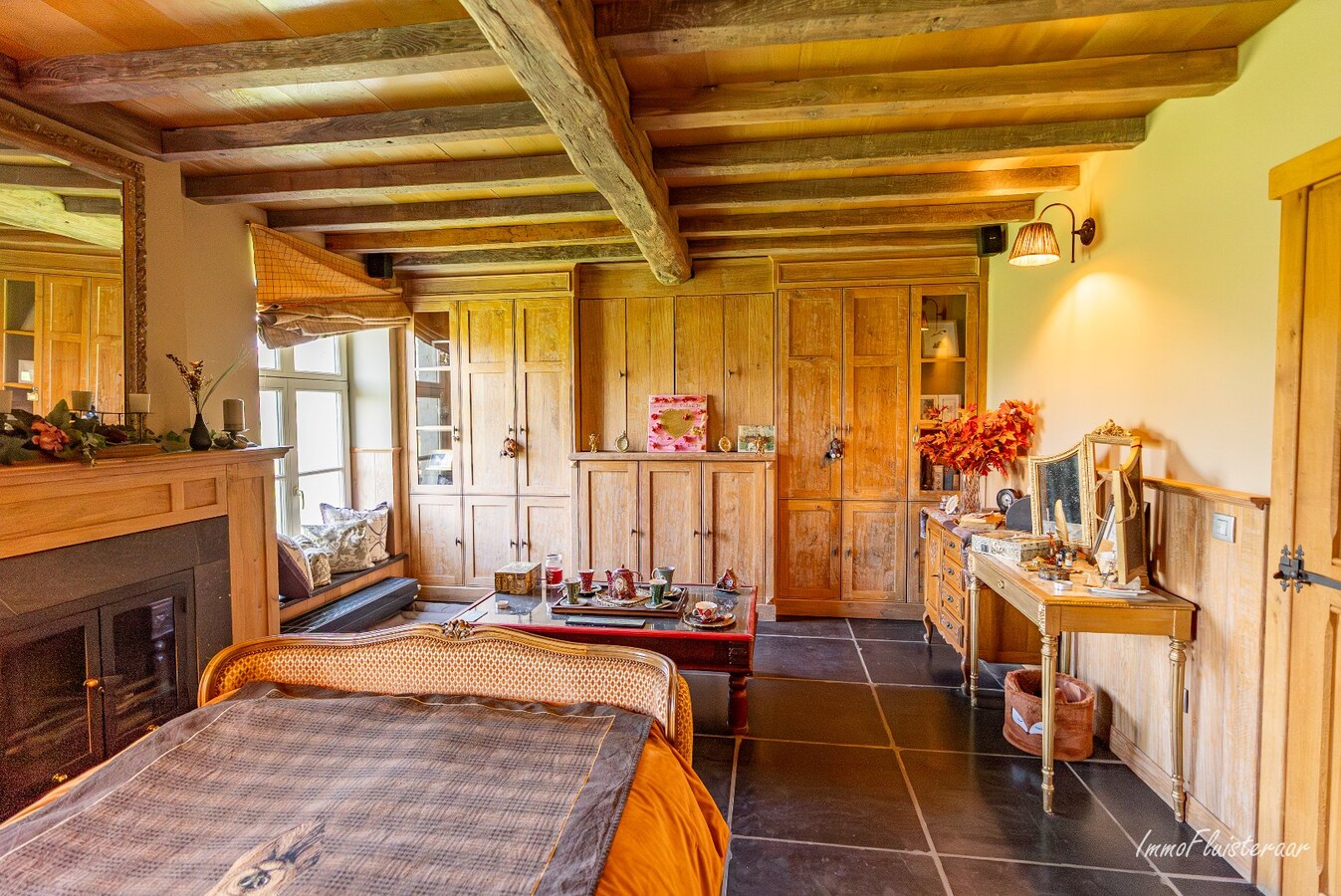 Uitzonderlijke woning met paardenaccommodatie, binnen- en buitenpiste op ca. 9,4 ha te Haacht 