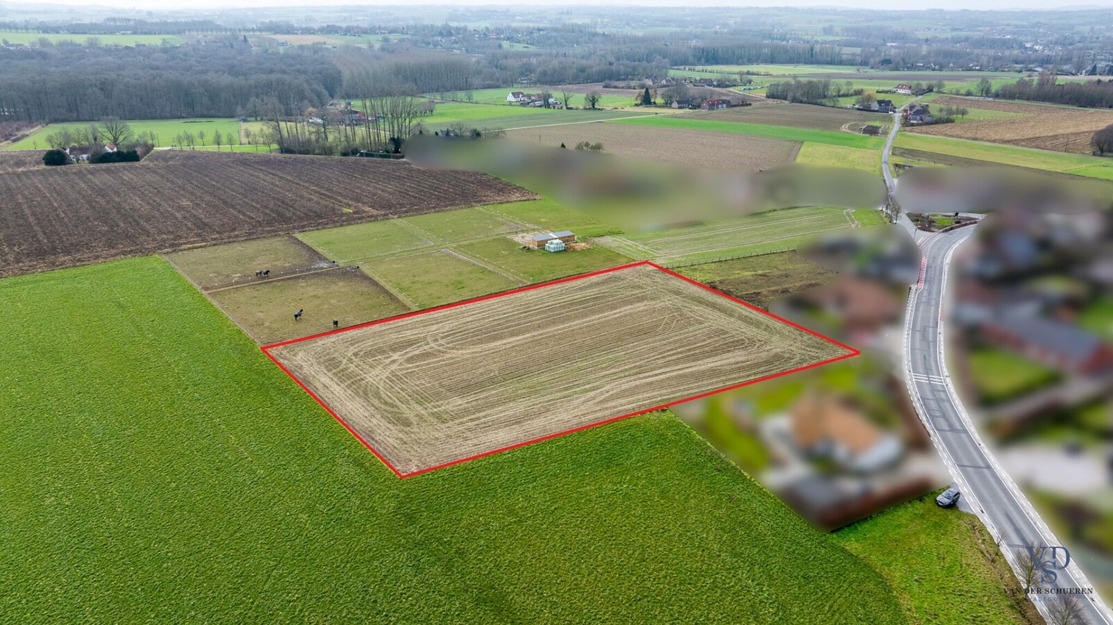 Landelijk gelegen perceel van meer dan 6000 m². 