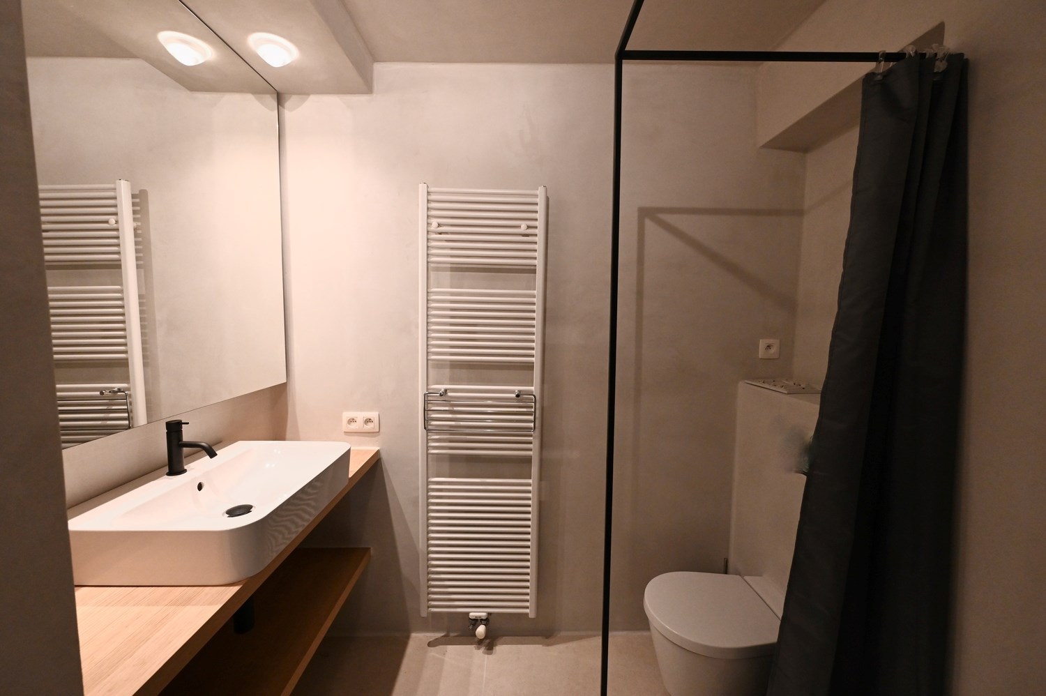 Gemeubeld - UNIEK pareltje met zonnige tuin, vlakbij het strand en het Driehoeksplein. 