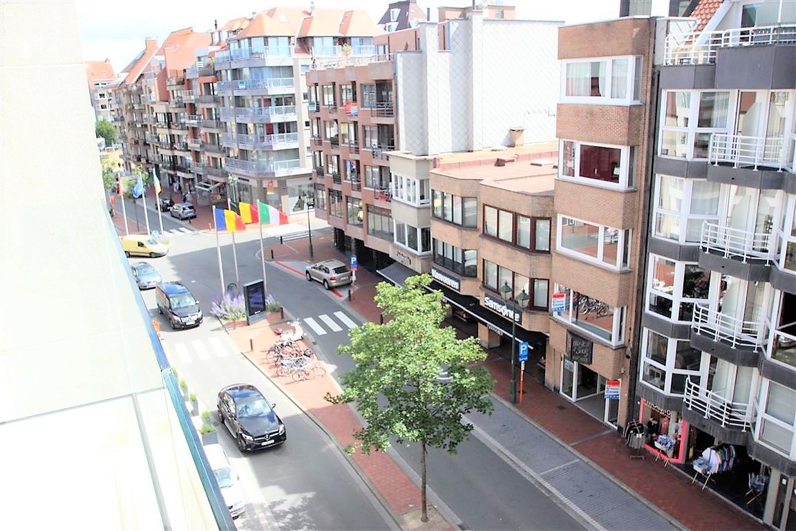 Exclusief investeringshandelspand met terras achteraan - Knokke 