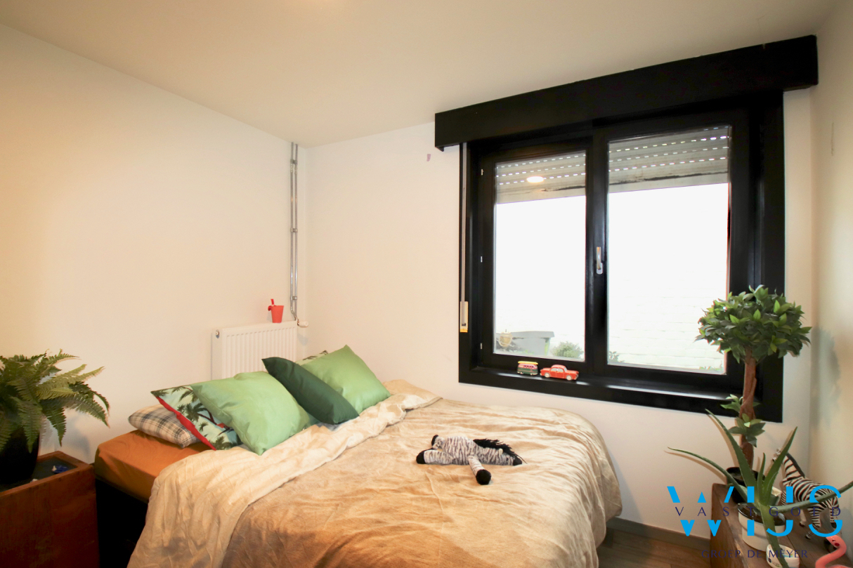 Instapklaar gelijkvloers appartement met 1 slaapkamer &amp; binnenkoer te ASSENEDE! 