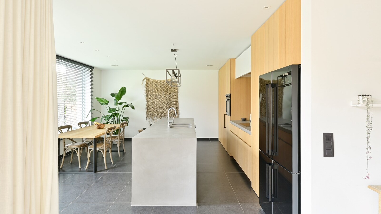 Recent gebouwde en ruime gezinswoning in een kindvriendelijke wijk 