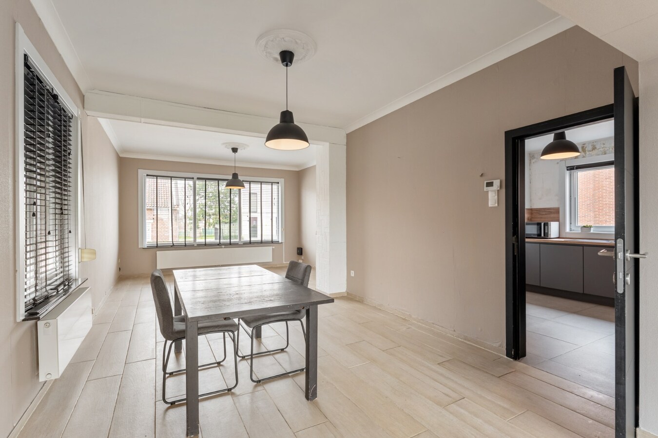 Een vrijstaande gezinswoning met 3 slaapkamers op perceel van 5a33ca 