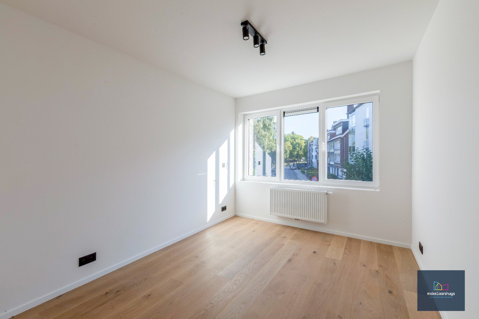 Uniek 3 slpk. appartement  met terras  nabij station Gent-Sint-Pieters 