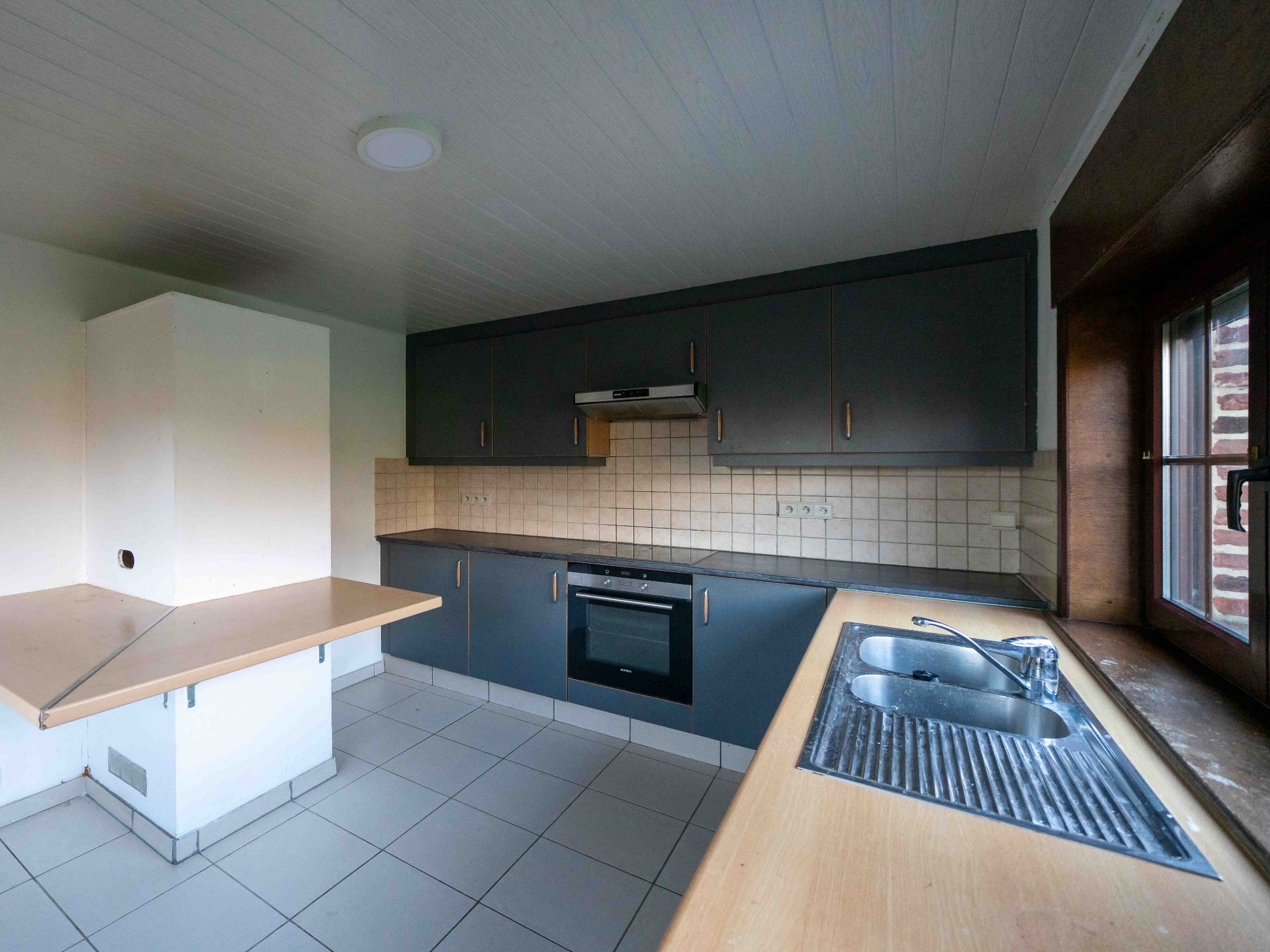 Woning met 2 kamers en veel potentieel op AAA-locatie 