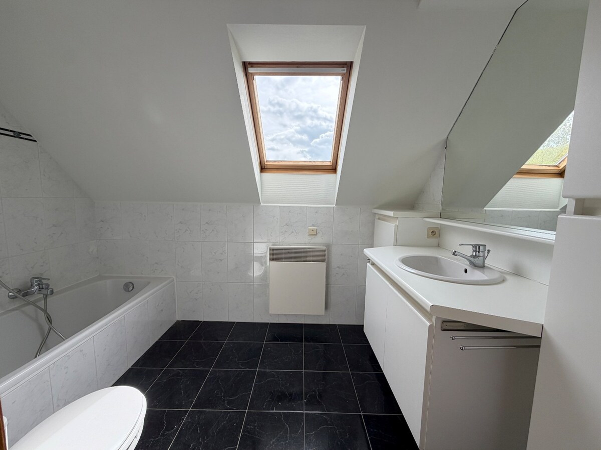 Ruim duplex-appartement met 2 terrassen in hartje Gavere 