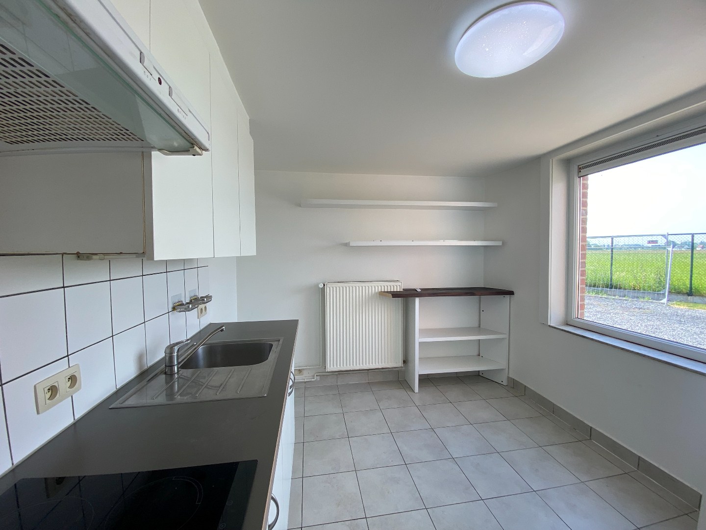 Ruime comfortabele halfopen woning met tuin en landelijk uitzicht! 