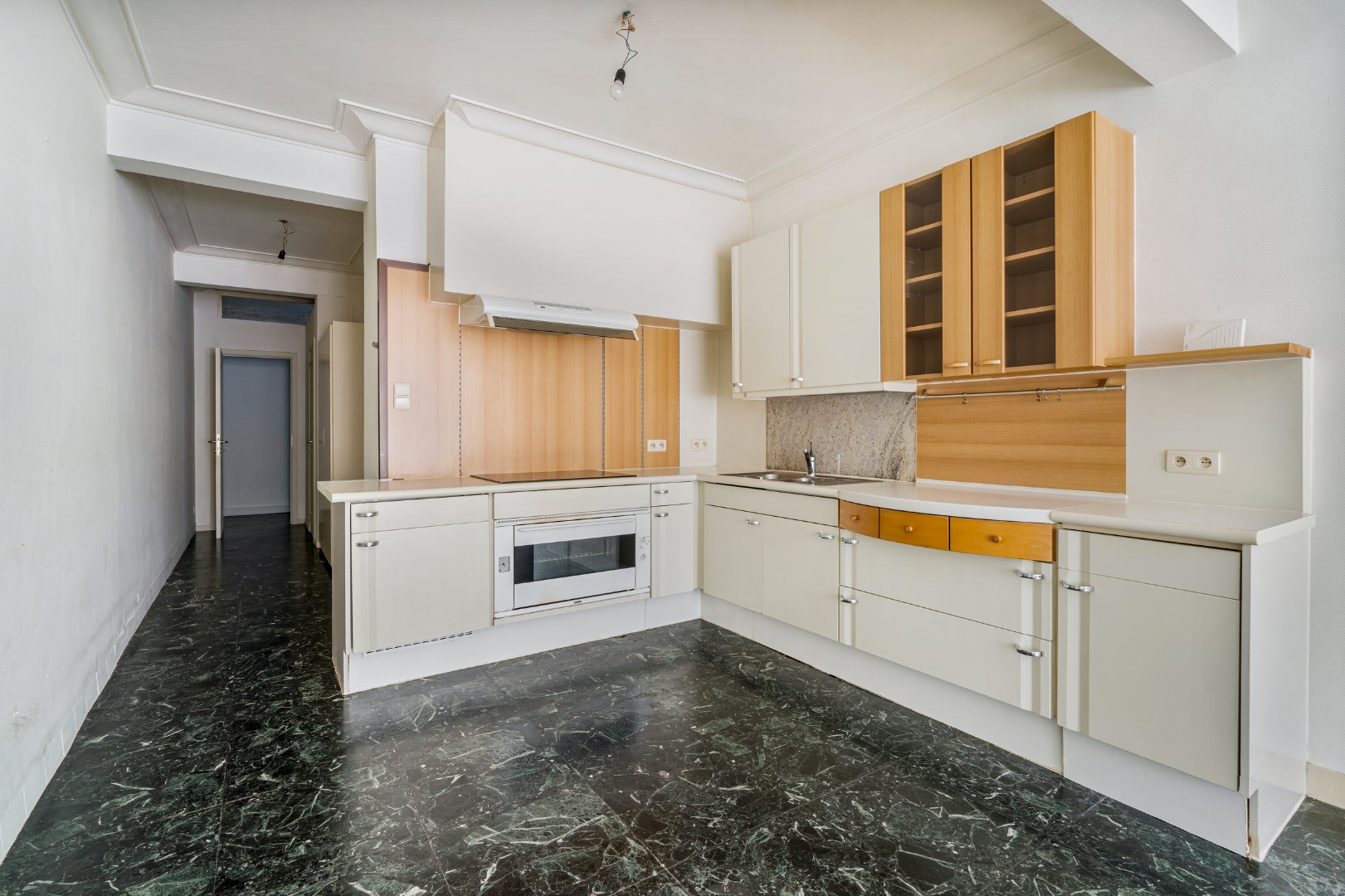 GOED GELEGEN 1 SLPK. APP. IN CENTRUM OOSTENDE 