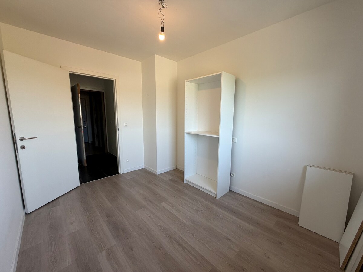 2 slpk-appartement nabij allerhande voorzieningen. 
