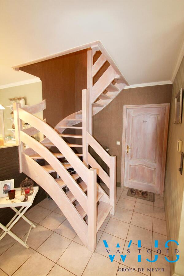 Gezellig &amp; ruim woonhuis in een zeer aangename wijk te Ertvelde ! 