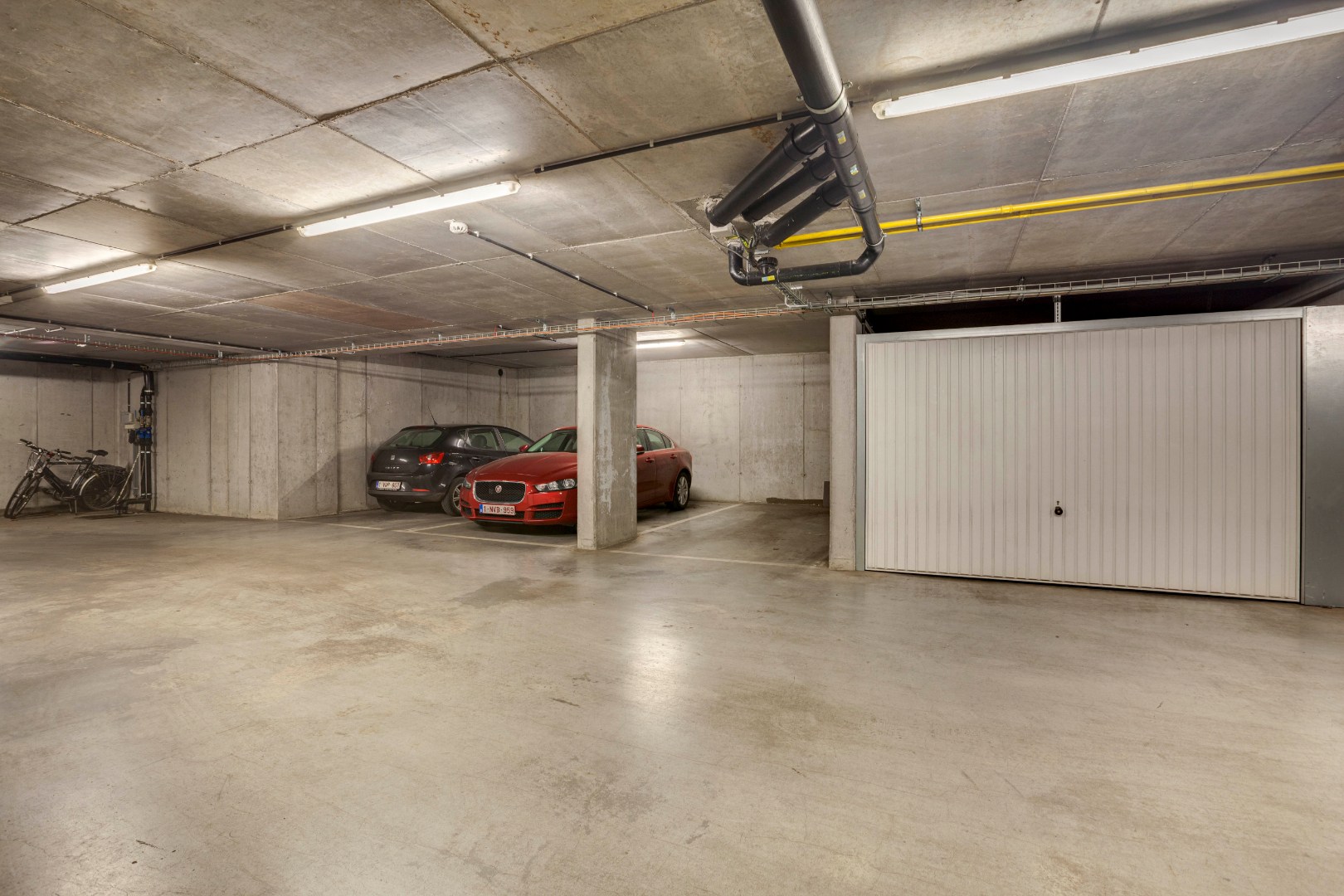 Instapklaar modern appartement  met terras en ondergrondse staanplaats 