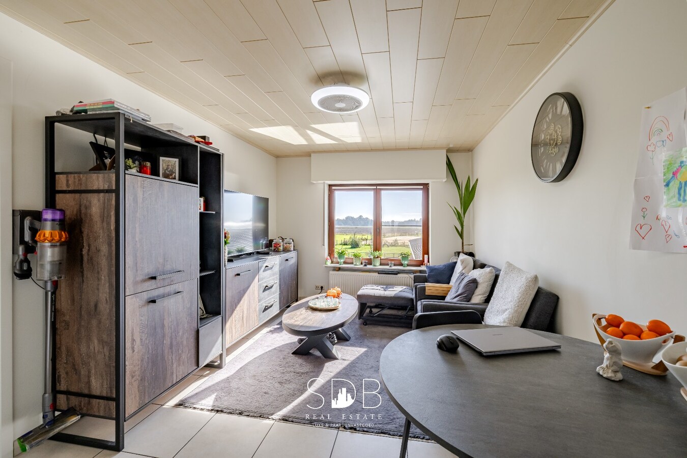 Hedendaagse woning met hippische accommodatie op 17.782m² 