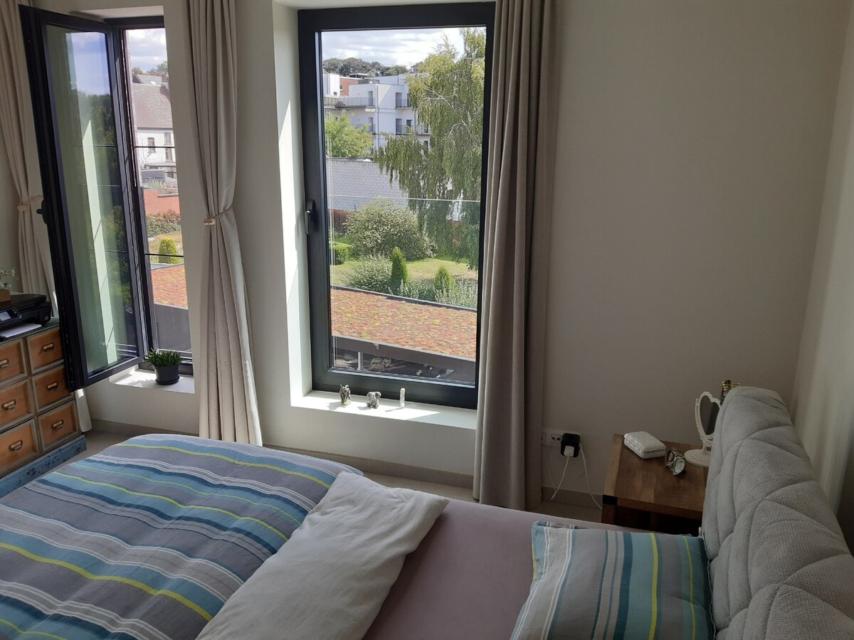 Ruim, energiezuinig 3- slaapkamer appartement. 