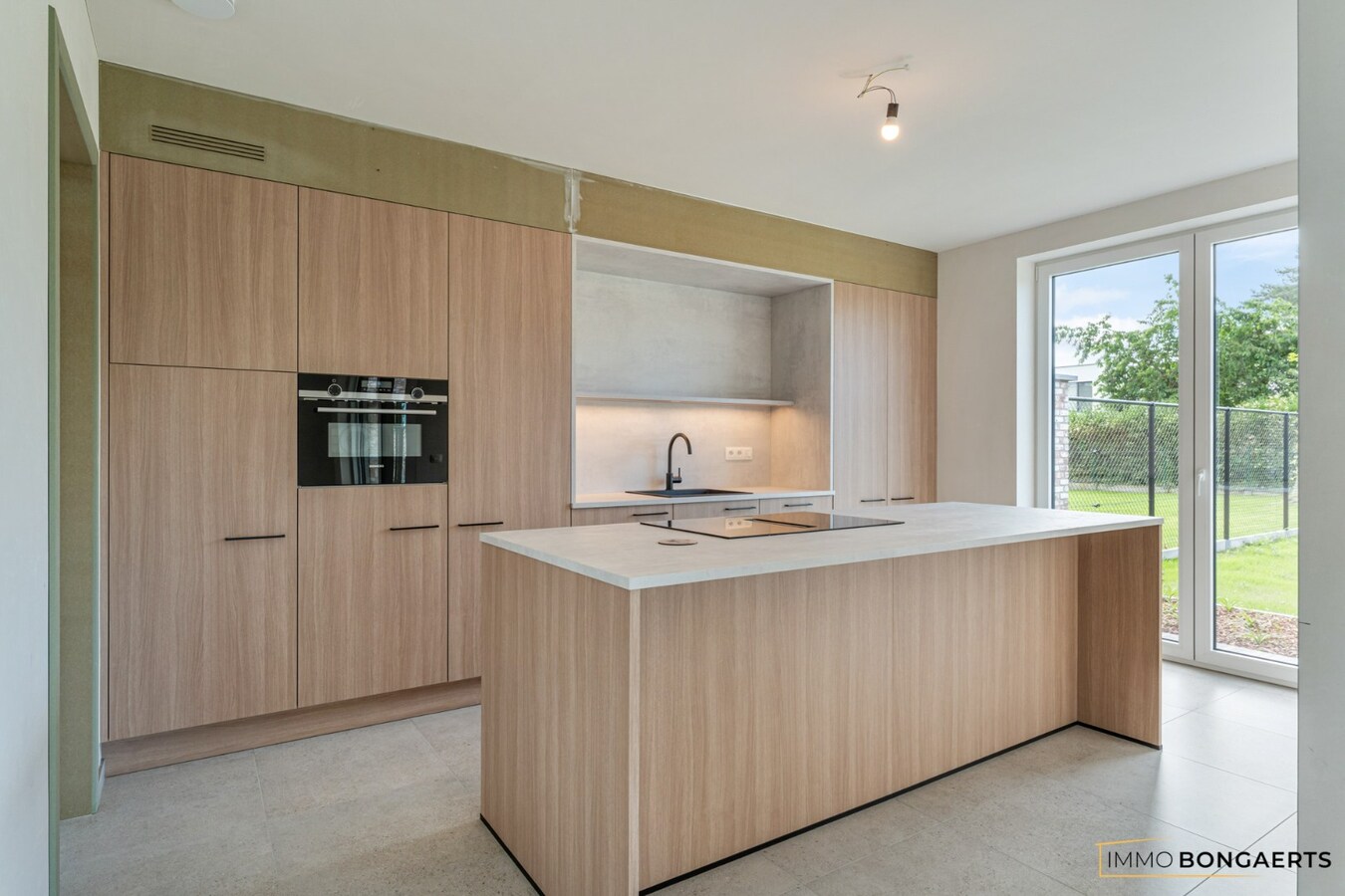 Volledig afgewerkte nieuwbouwwoning met 4 slaapkamers. 