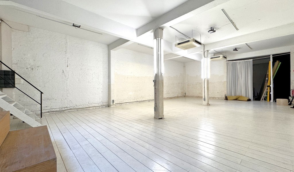 Kantoor in loftstijl te huur aan Ijzerlaanbrug te Antwerpen