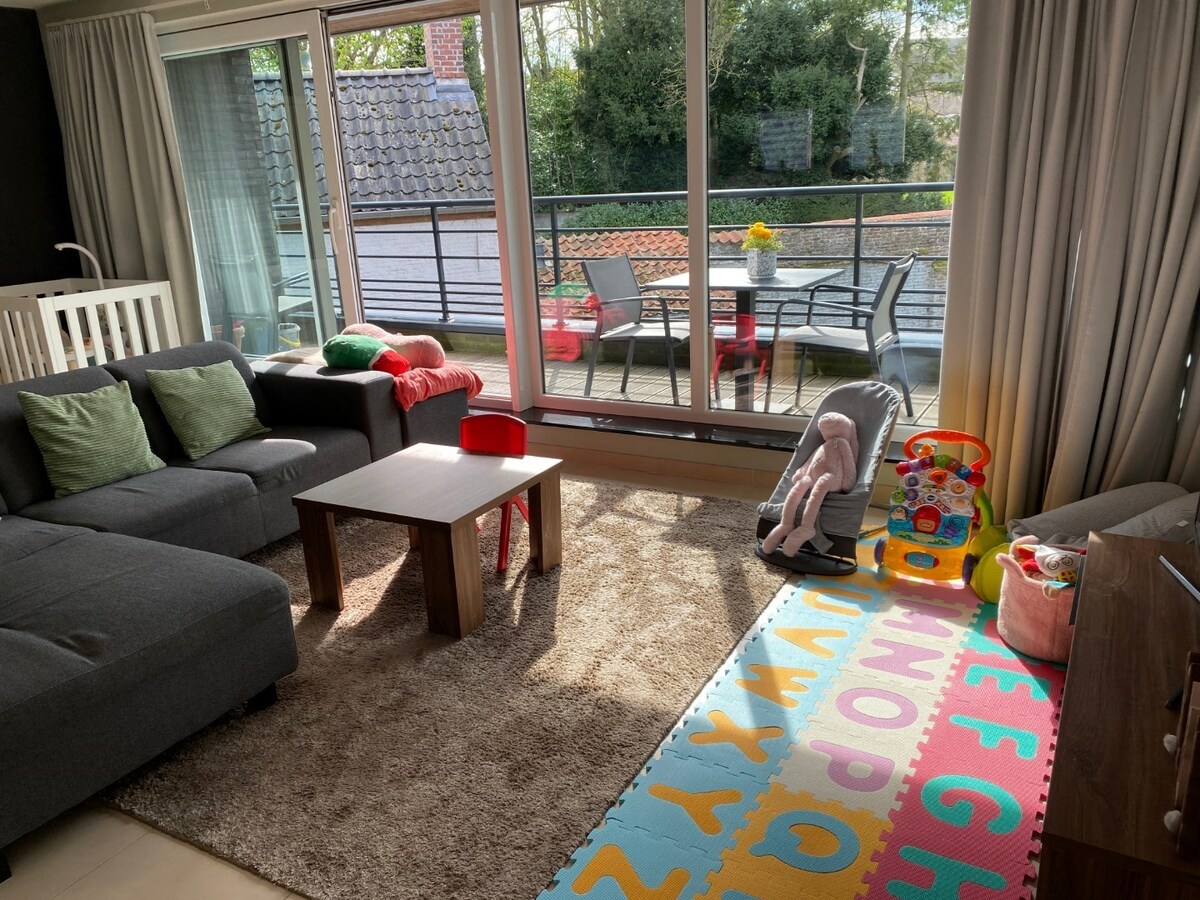 Ruim appartement met 2 terrassen. 