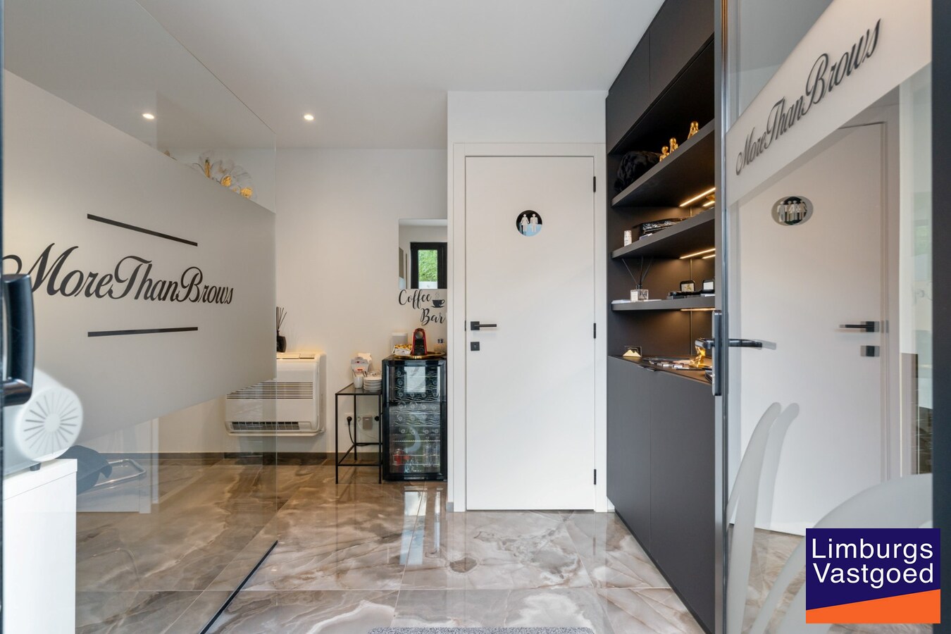 Unieke designvilla met zwembad en panoramisch uitzicht op het Albertkanaal 