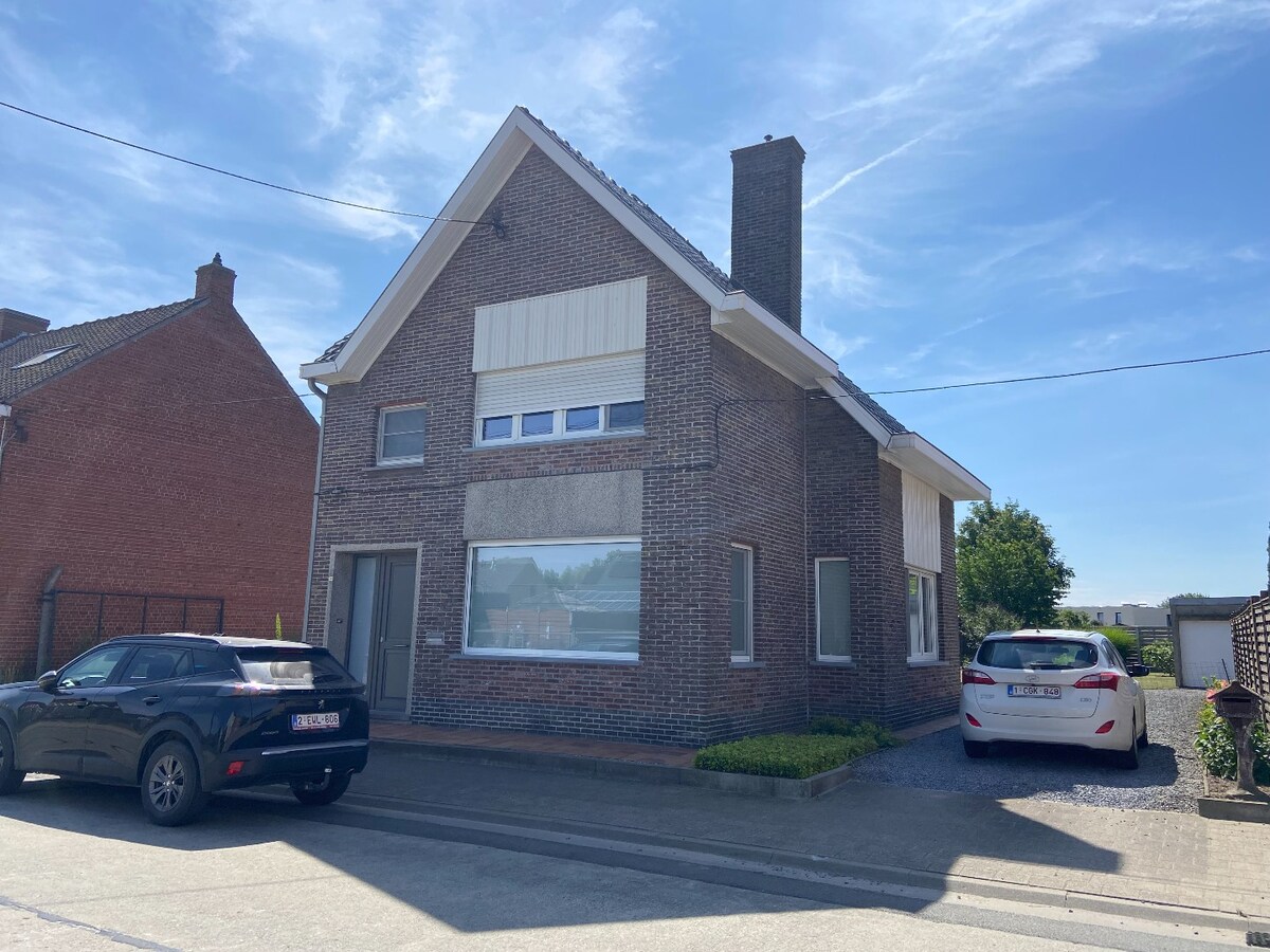 Te huur woning - Oostrozebeke