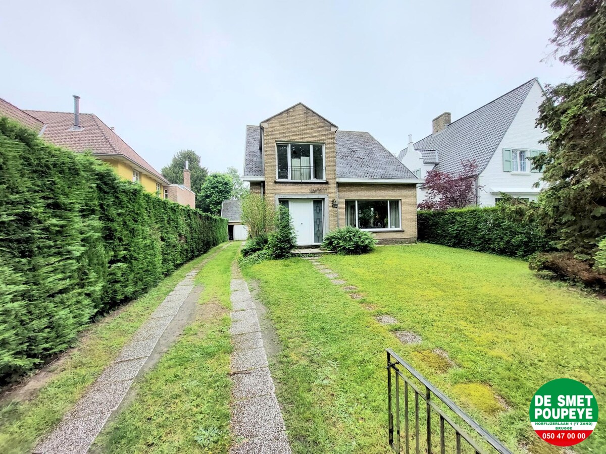 Alleenstaande villa op mooi perceel grond 