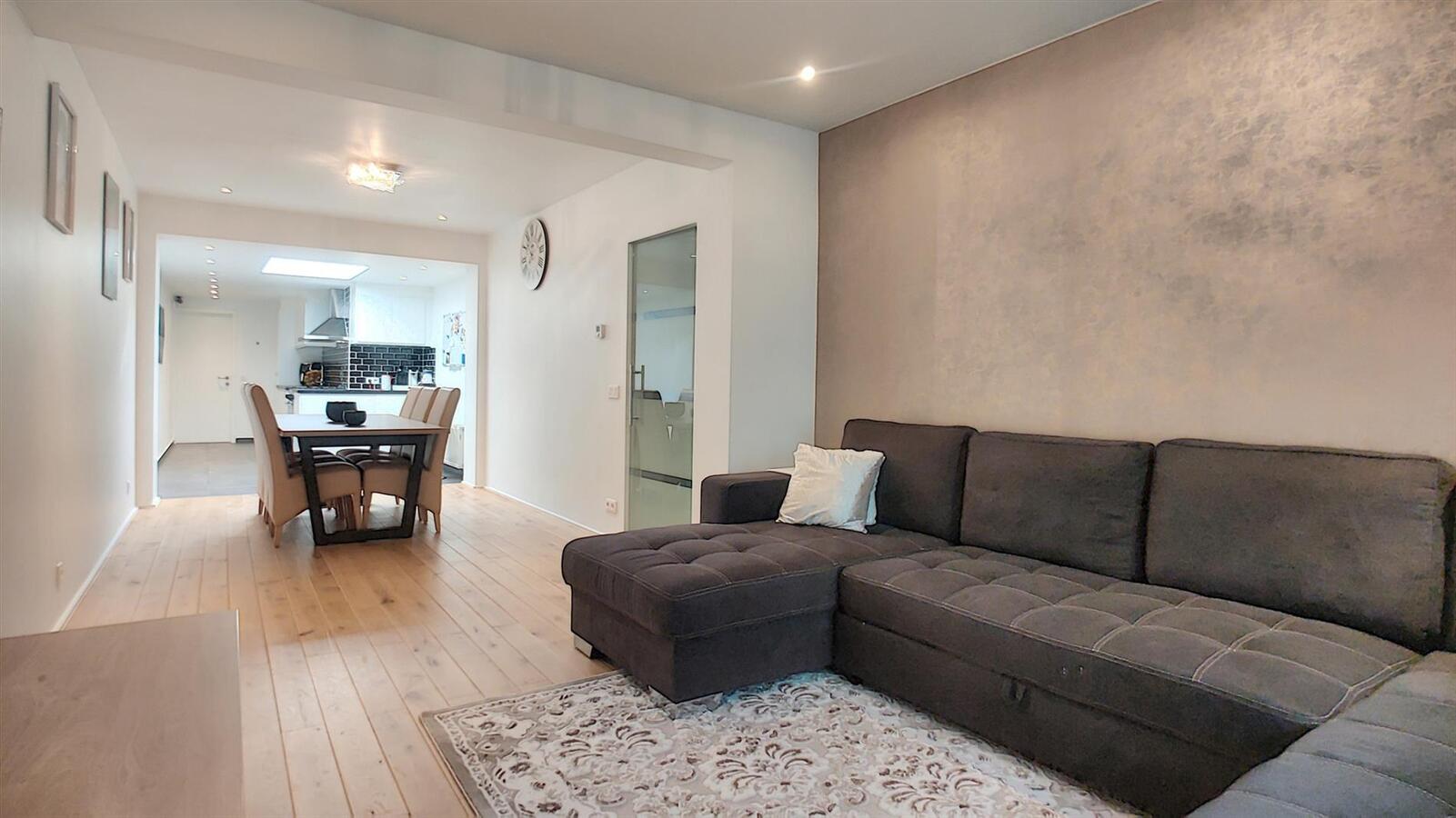 Knap gerenoveerde gezinswoning met 3 slaapkamers  - Heist 