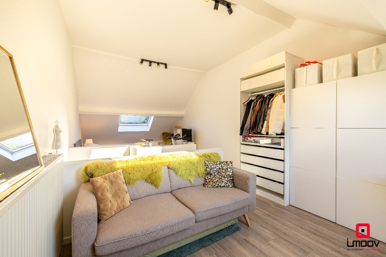 Volledig gerenoveerde stadswoning met flexibele indeling nabij Gent-Sint-Pieters 
