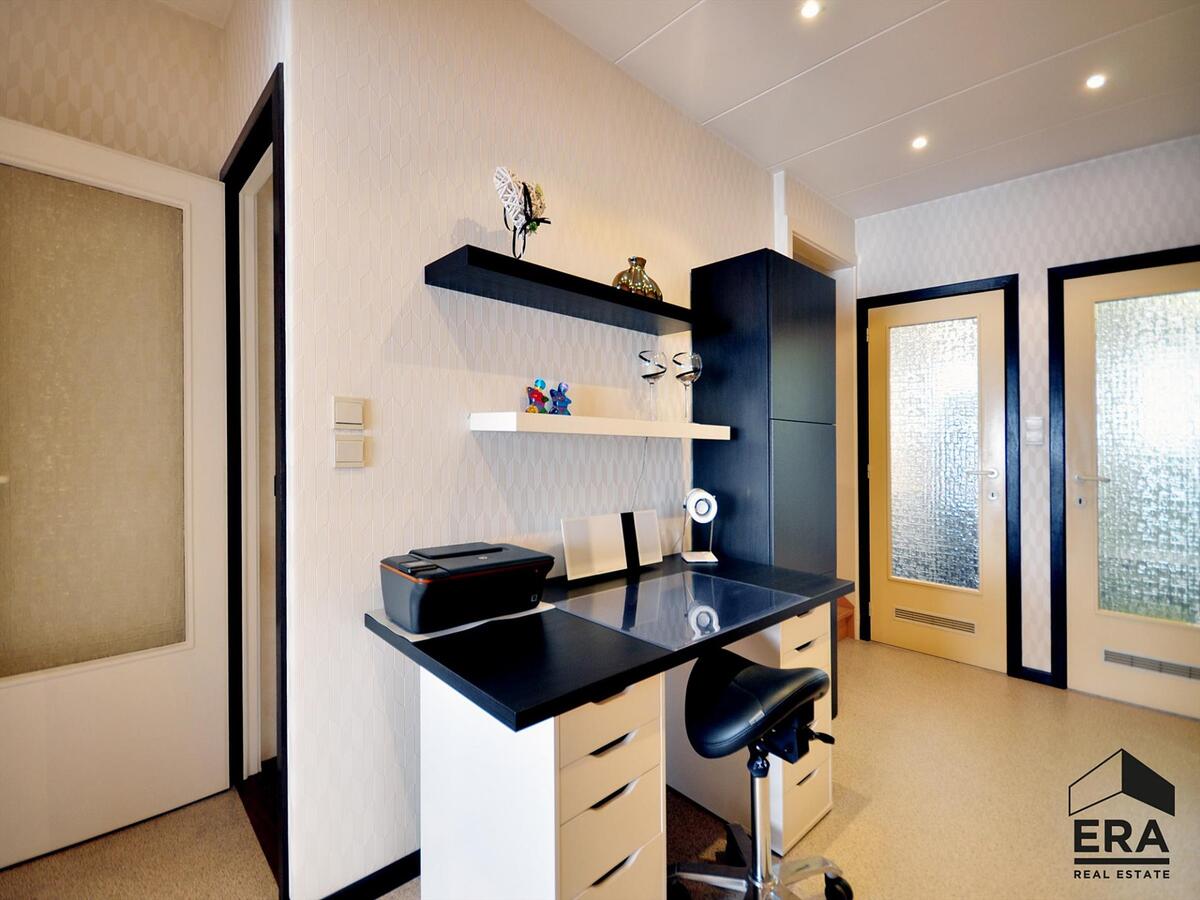 Dé ideale stadswoning. Gelegen in brede, doodlopende straat nabij UZ. 