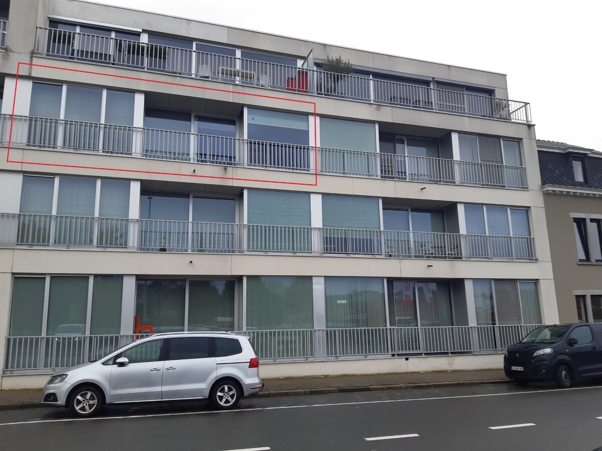 Ruim appartement met 2 terrassen. 