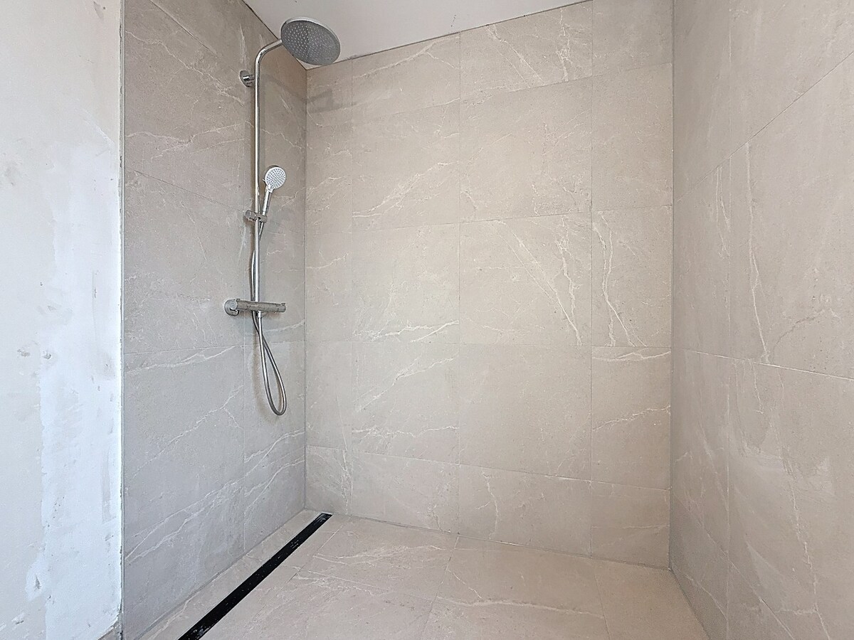 Tiptop afgewerkte nieuwbouw BEN-woning te St-L-Houtem, 6% BTW mogelijk 