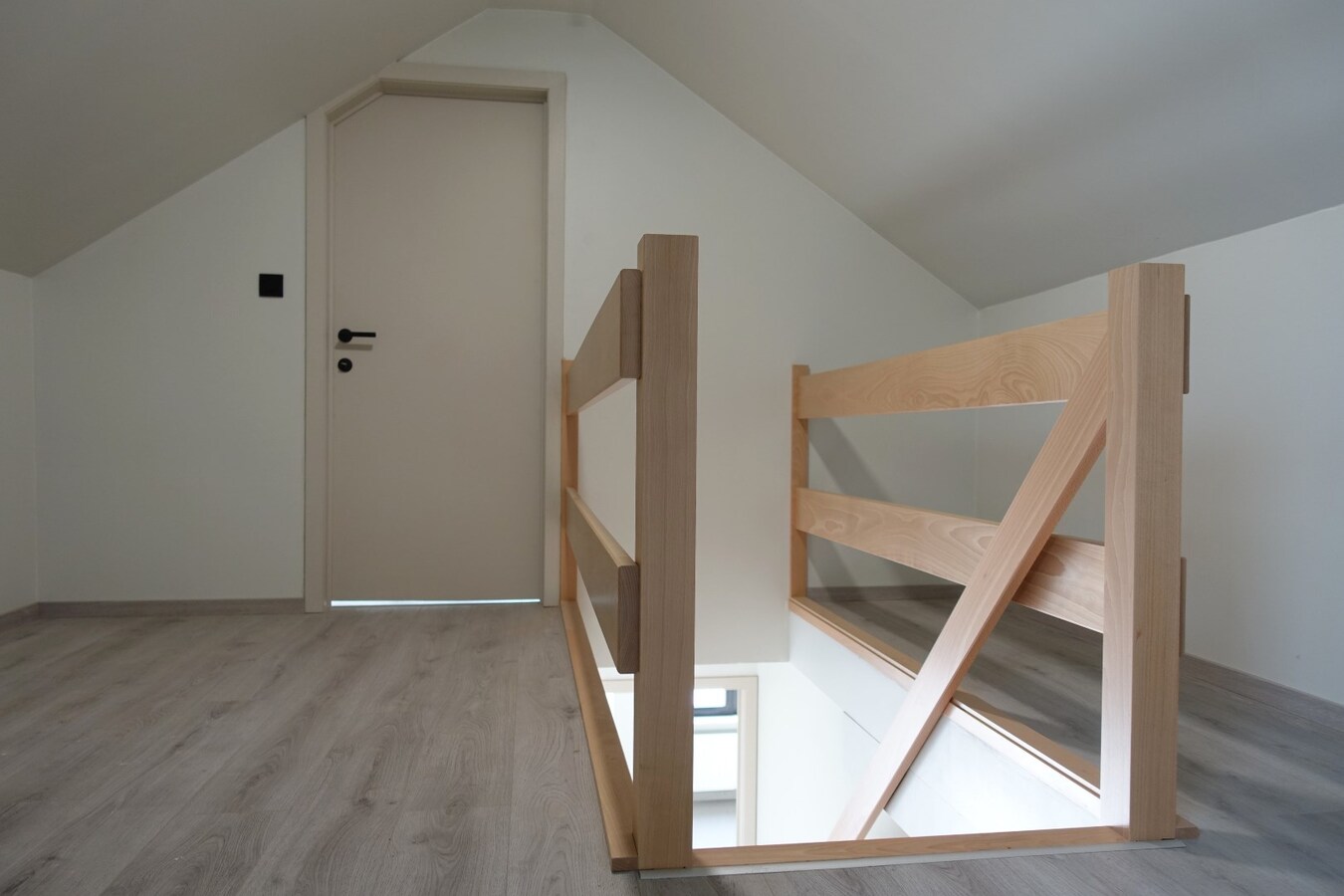 Landelijk gelegen woning met loods! 