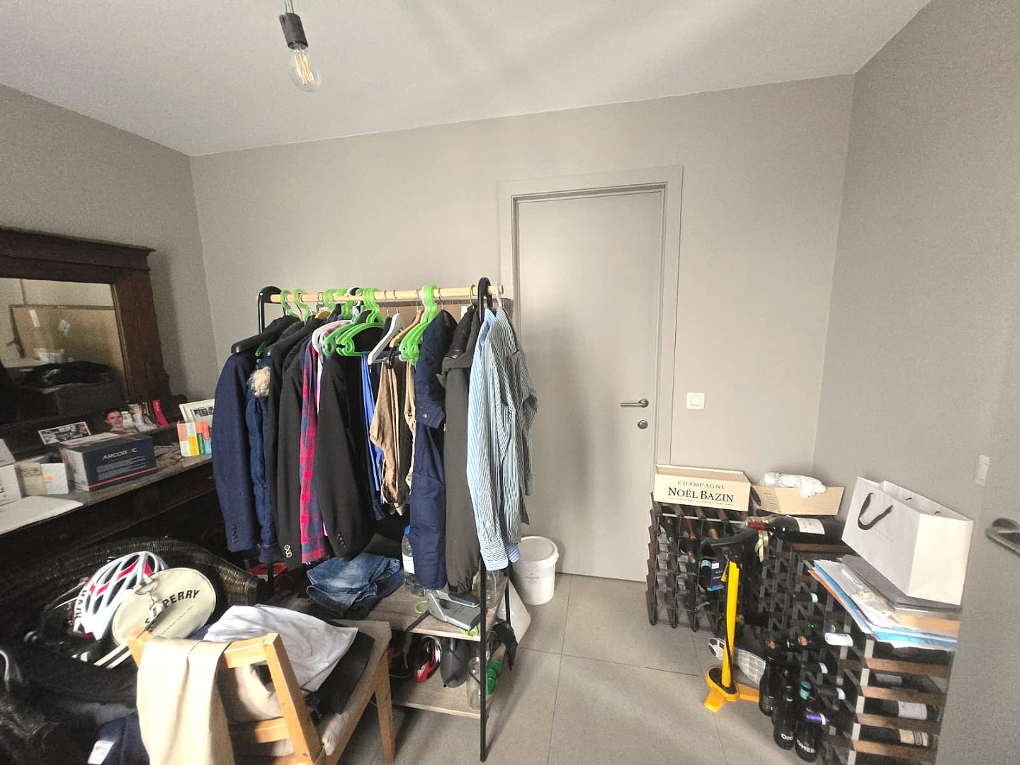 Ruim hoek appartement op de eerste verdieping in het dorp van Bachte-Maria-Leerne. 