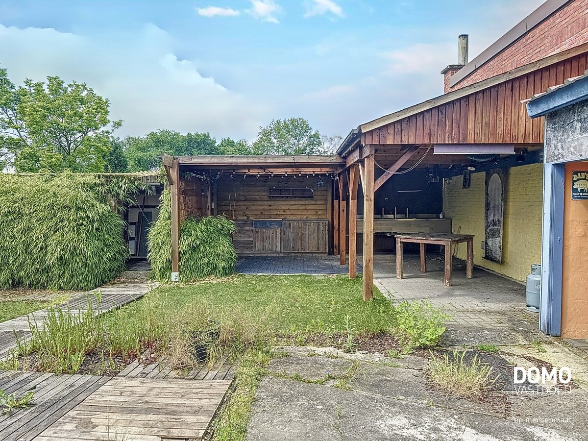 Zeer ruime half open bebouwing gelegen te Hasselt 