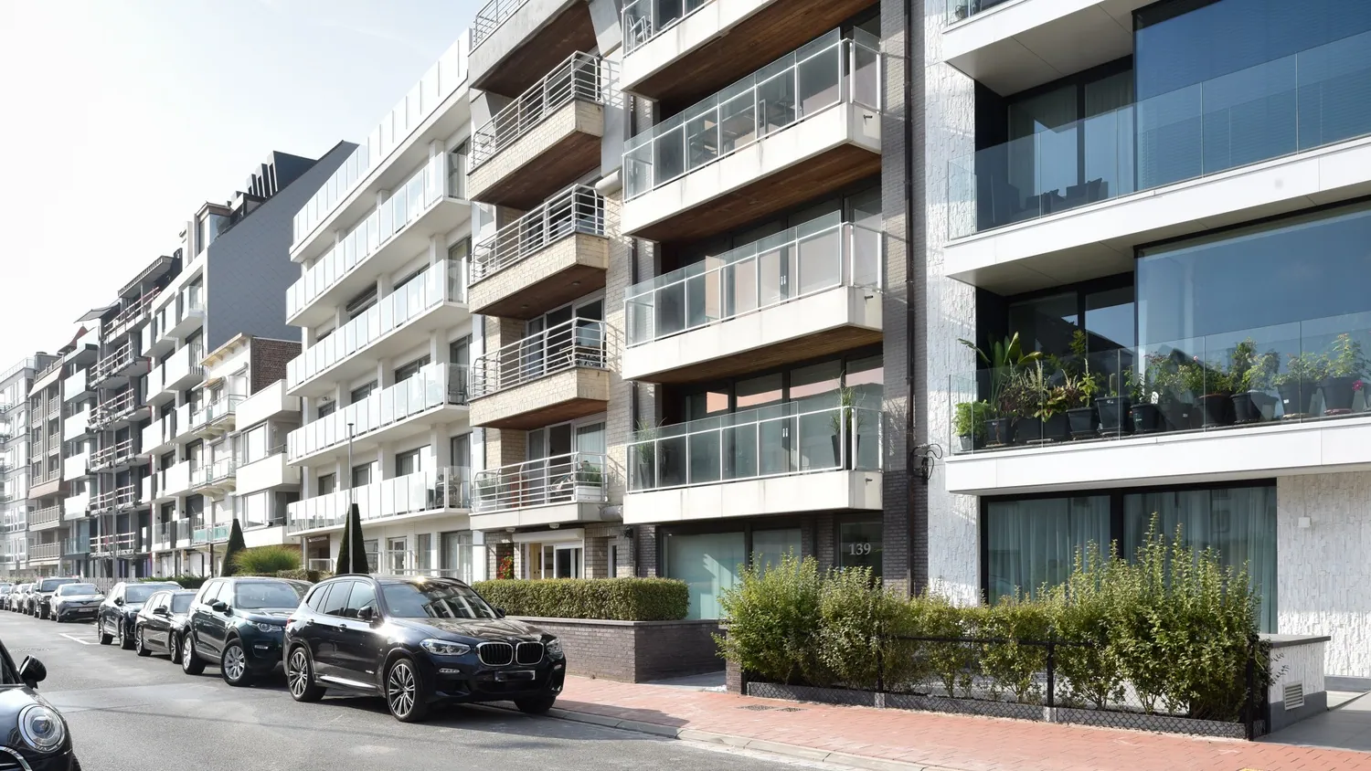 ZONNIG gelijkvloersappartement met 2 slaapkamers aangenaam gelegen op de Jozef Nellenslaan te Knokke