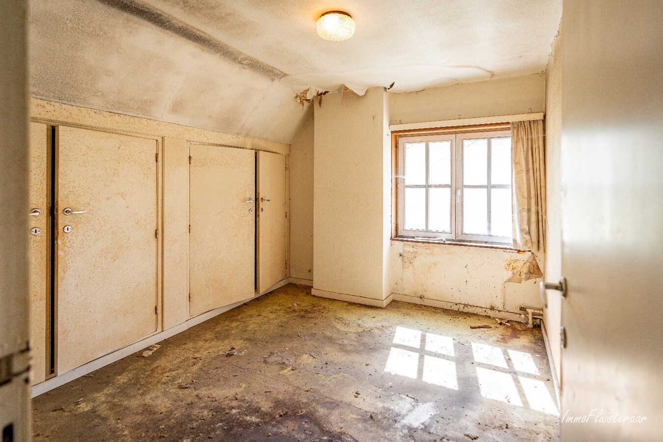 Uniek gelegen te renoveren woning met stalgebouw op ca. 10ha te Herk-de-Stad 