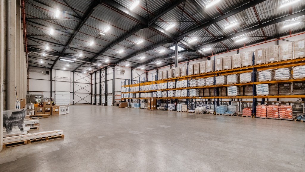 Logistiek bedrijfspand te huur in industriezone Z4 in Asse