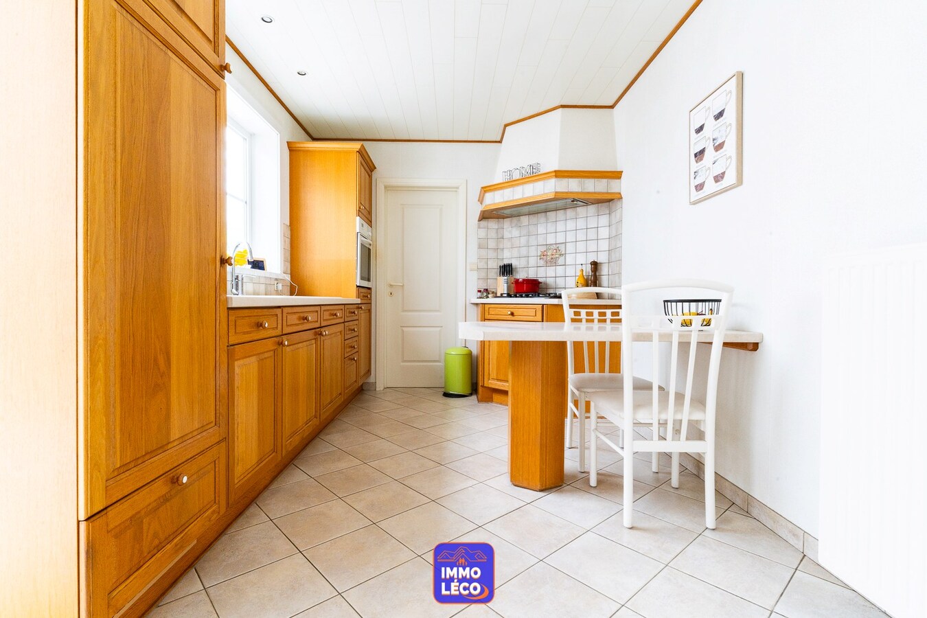 Maison en excellent état d'entretien avec grand jardin et garage attenant ! 