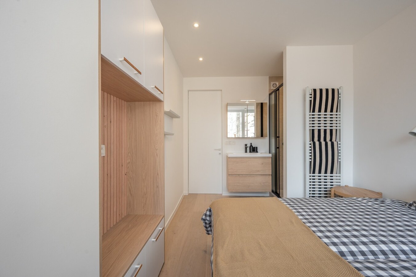 Recent gerenoveerd appartement met adembenemend zeezicht aan het Albertstrand. 