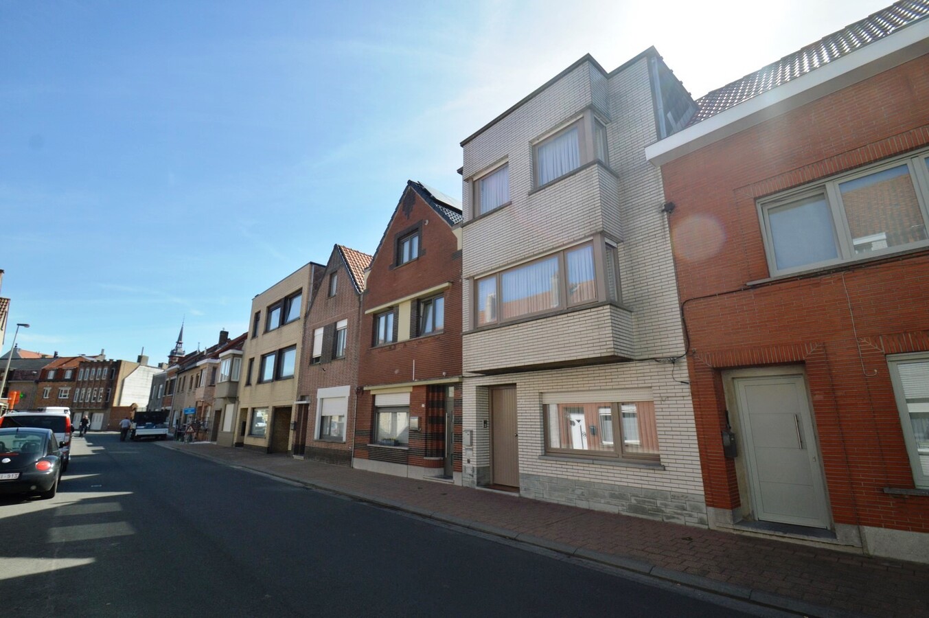 Ruim 1-slaapkamerappartement in klein gebouw met terras  - Heist 