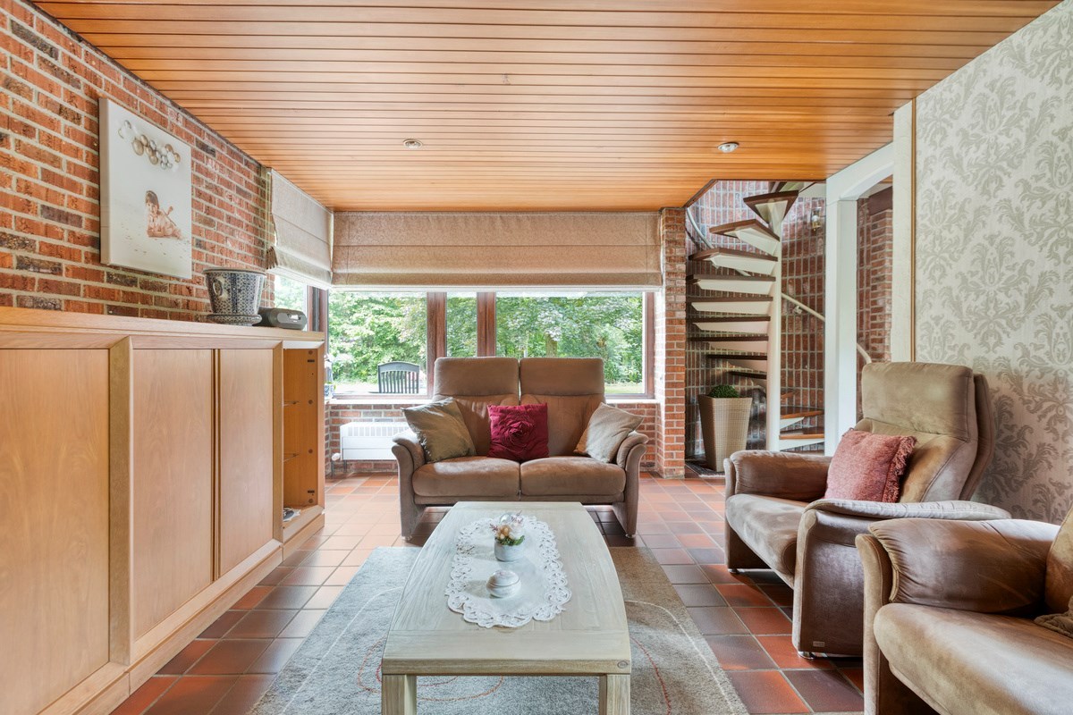 zithoek met zicht op tuin