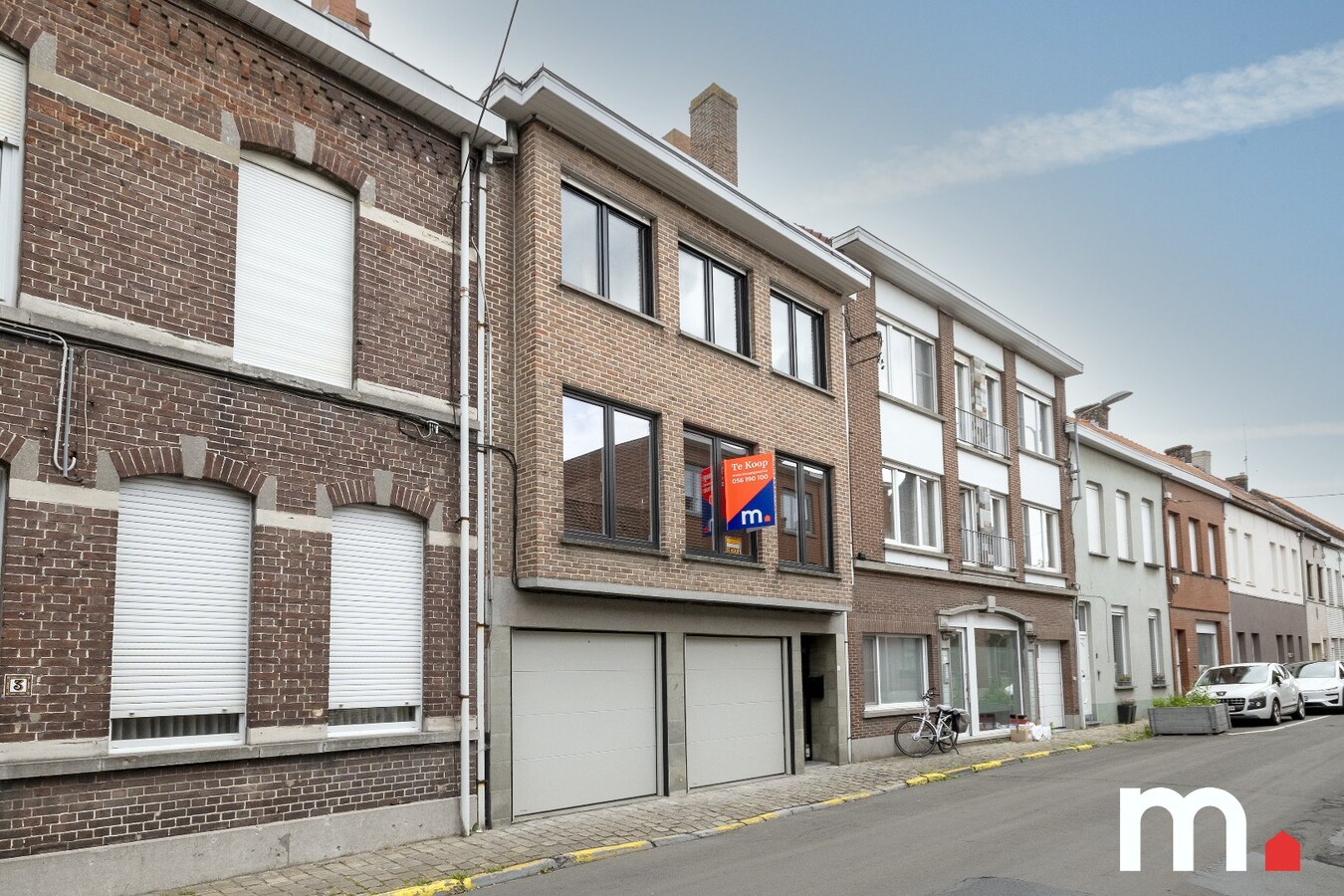 Instapklare woning te Izegem met 3 slaapkamers en moderne voorzieningen en 2 garages! 